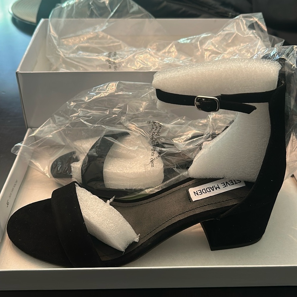 NWT Steve Madden Irenee Black Suede block heels. Never worn!